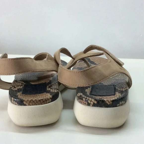 Naturalizer Tan Thong Sandals Platform - Picture 5 of 8